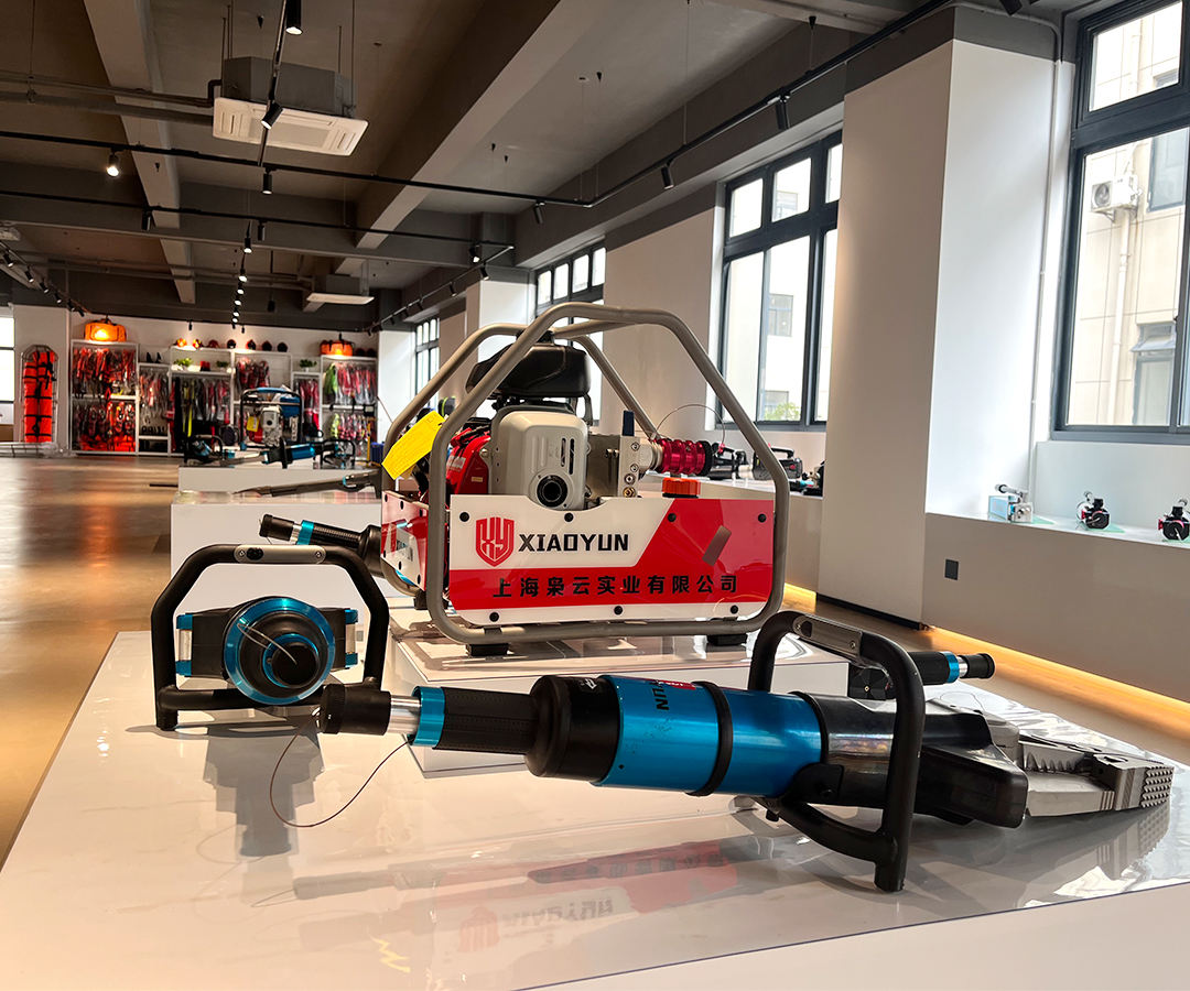 Hydraulic Spreaders